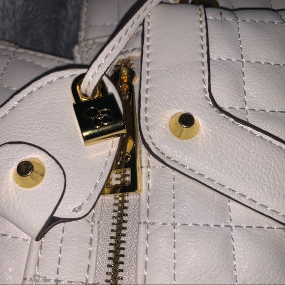 Jessica Simpson Handbag - Picture 2 of 10